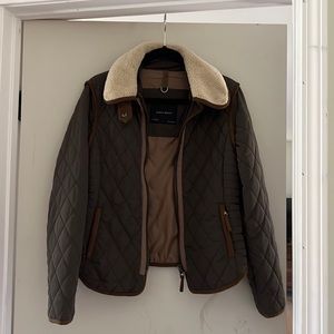 ZARA SHORT COAT L LIKE NEW